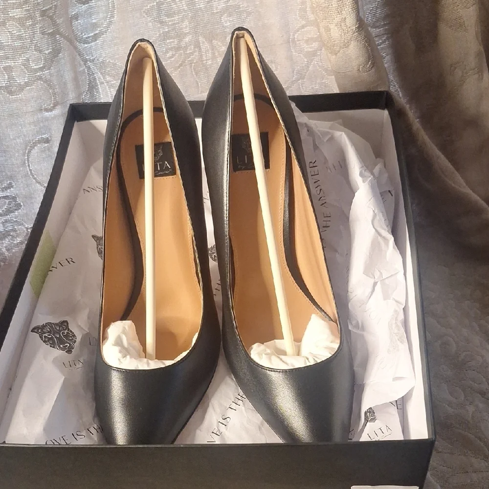 Lita By Ciara Solid Black Point Toe Pump - Picture 3 of 4